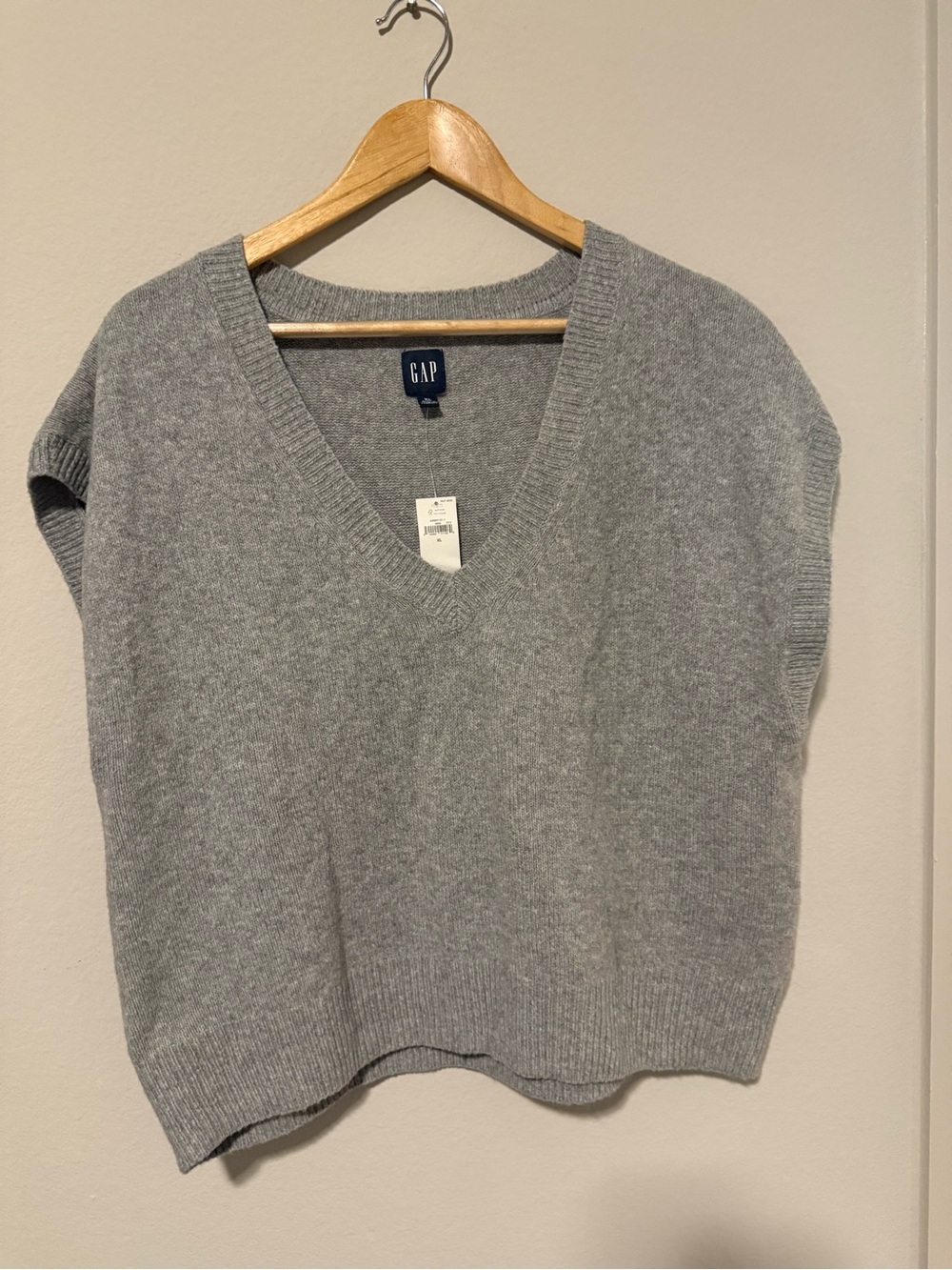 GAP Light Gray Sleeveless V-Neck Sweater Vest